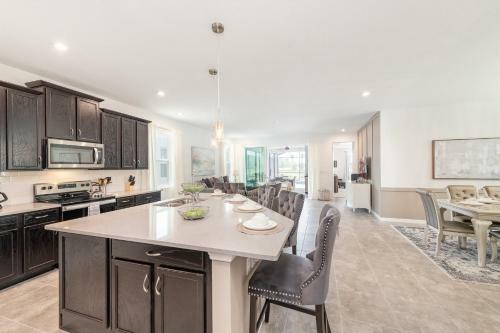 Spacious House With A Nice Private Pool Near Disney