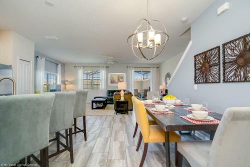 Stunning Lakeview Townhome W Private Pool