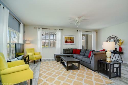 Stunning Lakeview Townhome W Private Pool