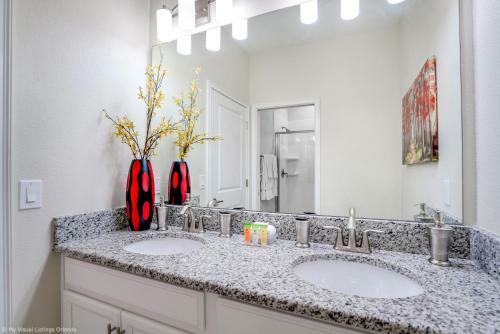 Stunning Lakeview Townhome W Private Pool