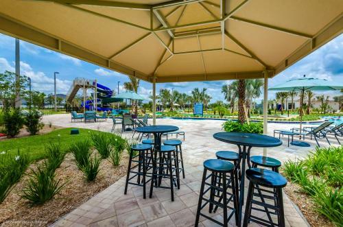 Stunning Lakeview Townhome W Private Pool