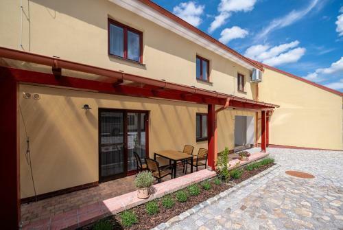Hostal Penzion Kamenn� Dv?r