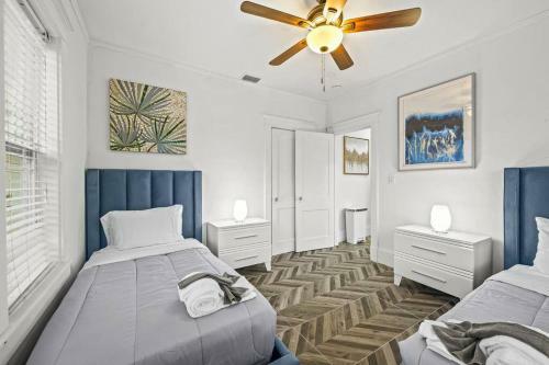 Design District Walking Distance From Luxurious Stores