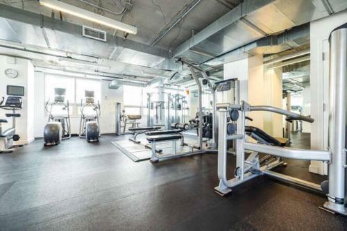 Tides Townhome Midtown Location Pool And Parking