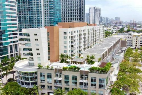 Tides Townhome Midtown Location Pool And Parking