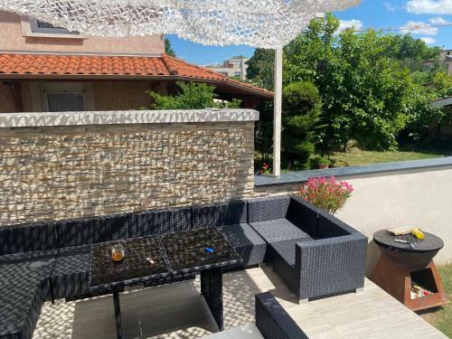 Villa Maison Lyon 8 / Jardin /parking / Studio Ind�pendant
