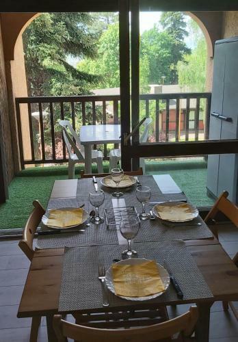 Apartment With Balcony Near Brian�on