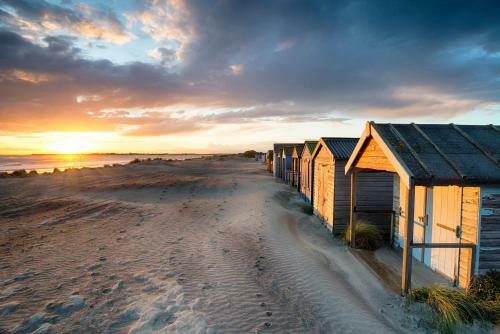 Delightful Seaside Hideaway 5 Mins To Beach