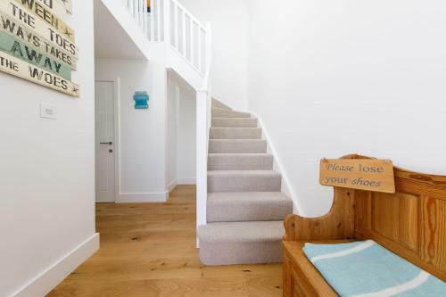 Delightful Seaside Hideaway 5 Mins To Beach