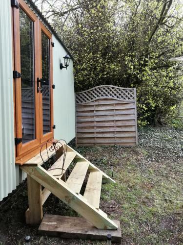 Hostal Durham Donkey Rescue Shepherds Hut