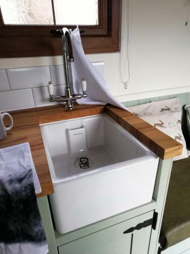 Hostal Durham Donkey Rescue Shepherds Hut