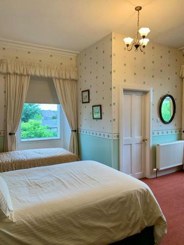 Hostal The Pines Guest House