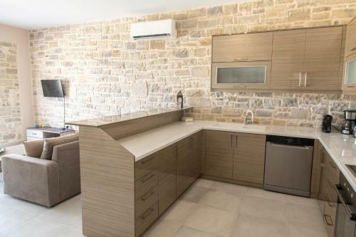 Aeonios Luxury Villa