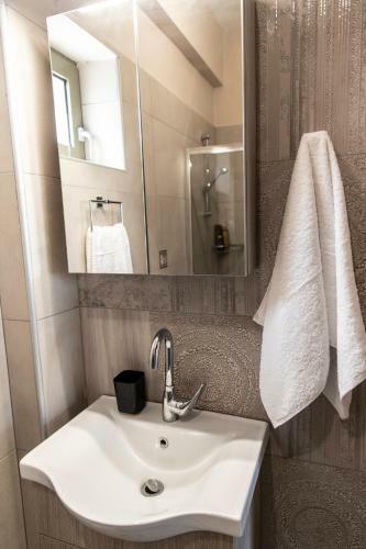 Aeonios Luxury Villa