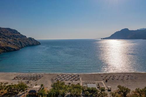 Villa Paligremnos Residences, A Beachside Retreat!
