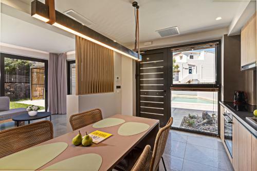 Villa Paligremnos Residences, A Beachside Retreat!