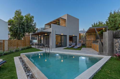 Villa Paligremnos Residences, A Beachside Retreat!