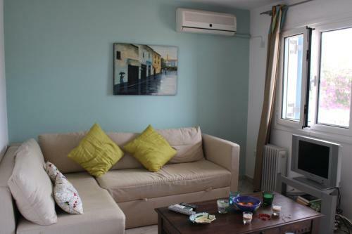 Lovely 1-bedroom Apartment In Front Of Sandy Beach