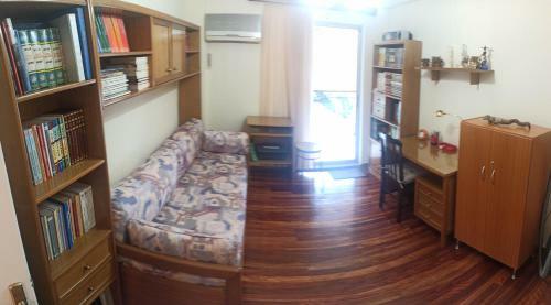 Comfortable Apartment 100m From The Sea