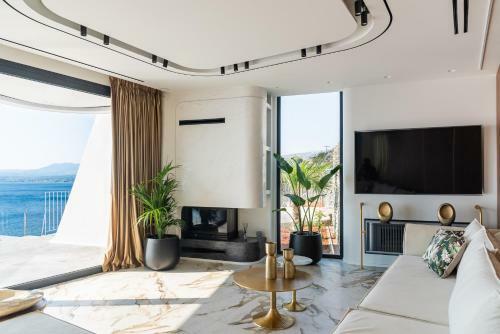 Fabulous Villa With Bunker And Private Beach
