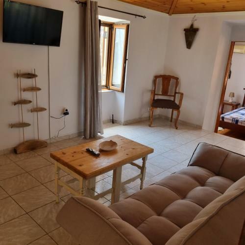 Kalma Suite Poros