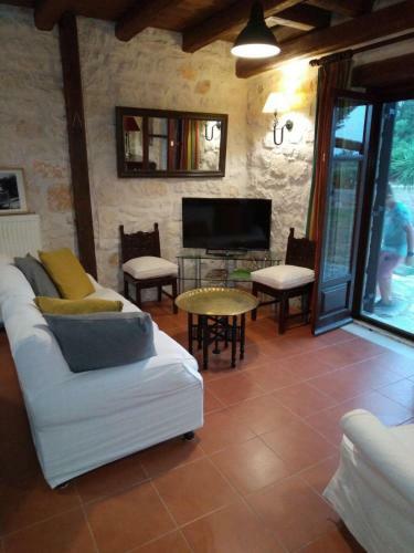 Stone Villa For 6 People In Zakynthos