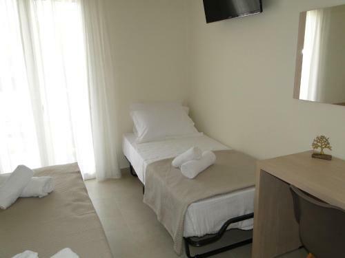 Chrysanthe's Apartments No2