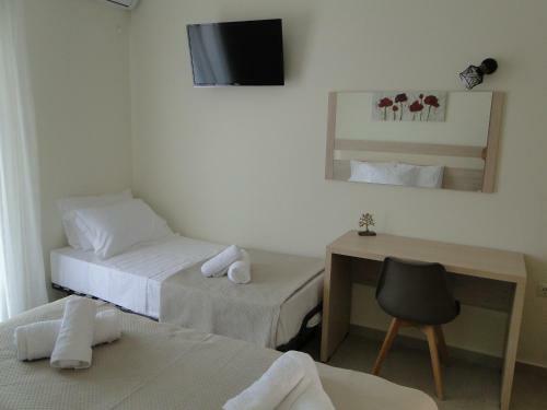 Chrysanthe's Apartments No2