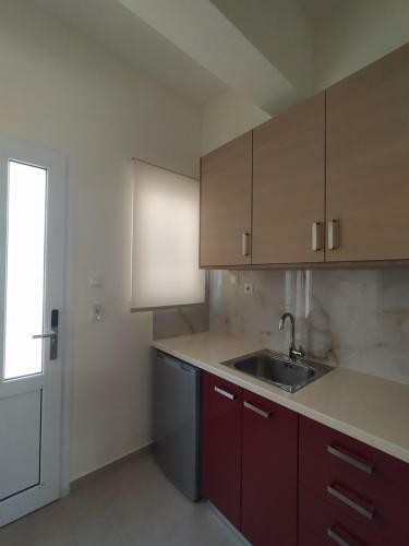 Chrysanthe's Apartments No2