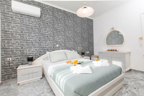 Irinis Sea View House