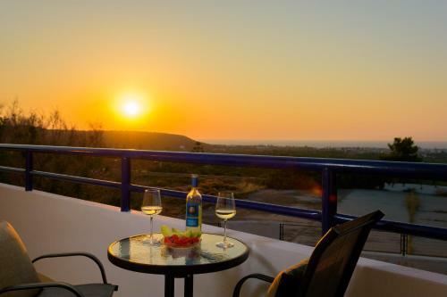Minoan Sunset By Estia