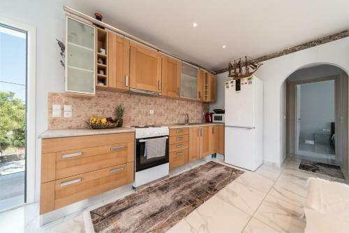 Amazing New Apartment In Skala