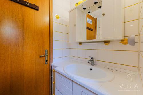 Pine Forest & Sea Retreat - 2 Bedroom Apartment