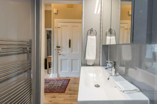 Murrayfield Spacious 1 Bedroom Apartment