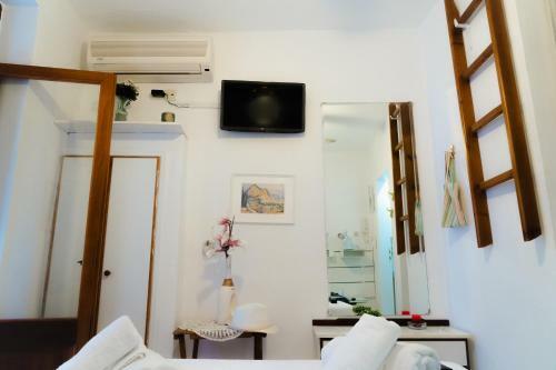 Mimosa Cozy Maisonette