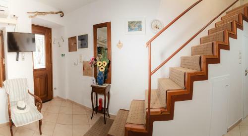 Mimosa Cozy Maisonette