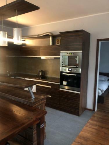 Uroczy Apartament Z Ogrodem
