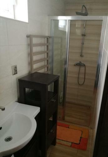 Uroczy Apartament Z Ogrodem