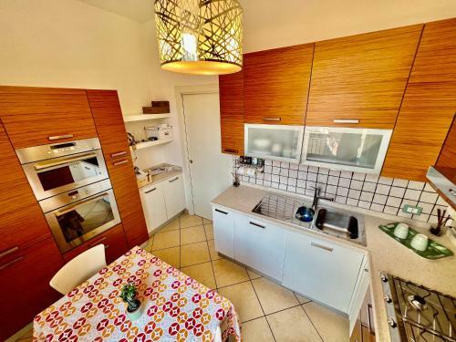 Divina Luxury Apartment With Jacuzzi Near The Lake