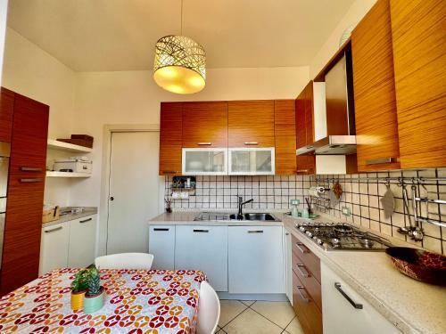 Divina Luxury Apartment With Jacuzzi Near The Lake