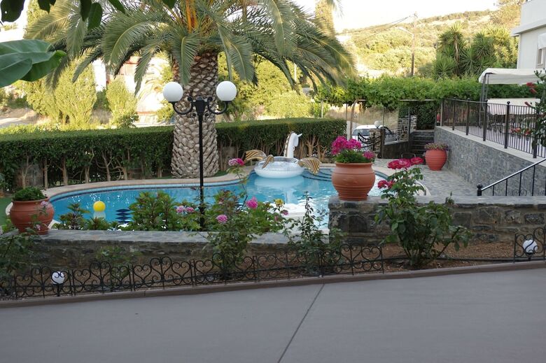 Kamelia Apartments