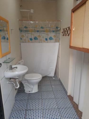 Hostal Casa De Hospede Com Piscina E Cozinha
