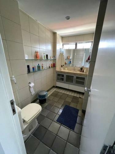 Apartamento Apto Espa�oso, Confort�vel E A 150 Metros Da Praia
