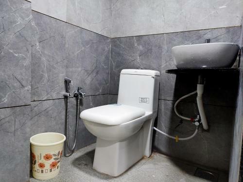 Albergue Hotel Shivam