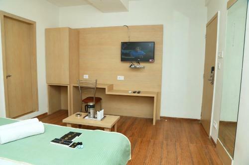 Hotel Tulsi Rooms N Banquite