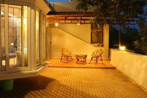 Penthouse 2bhk With Bathtub And Terrace
