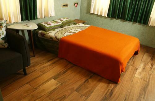 Penthouse 2bhk With Bathtub And Terrace