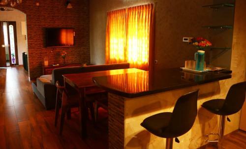 Penthouse 2bhk With Bathtub And Terrace