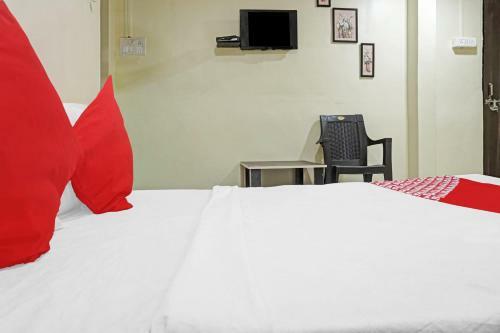 Oyo 90498 Hotel Golden Crown