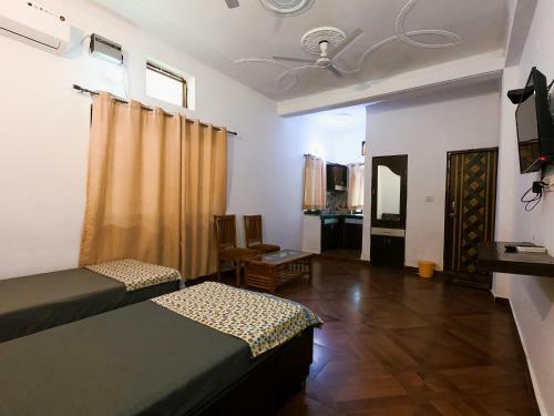 Hotel Ananta Residency
